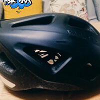 迪卡侬的自行车头盔