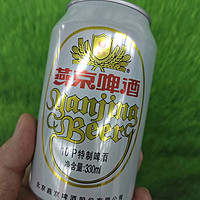 燕京啤酒特制10度白听，水啤中的战斗机！