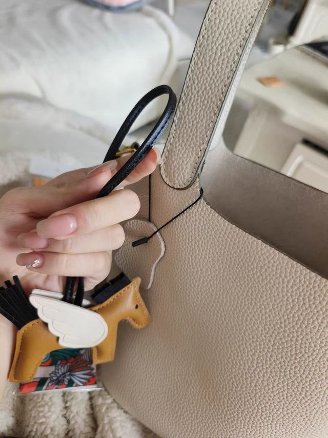 包包2024新款水桶包菜篮子女包真皮手提包妈咪包新娘婚包高级感