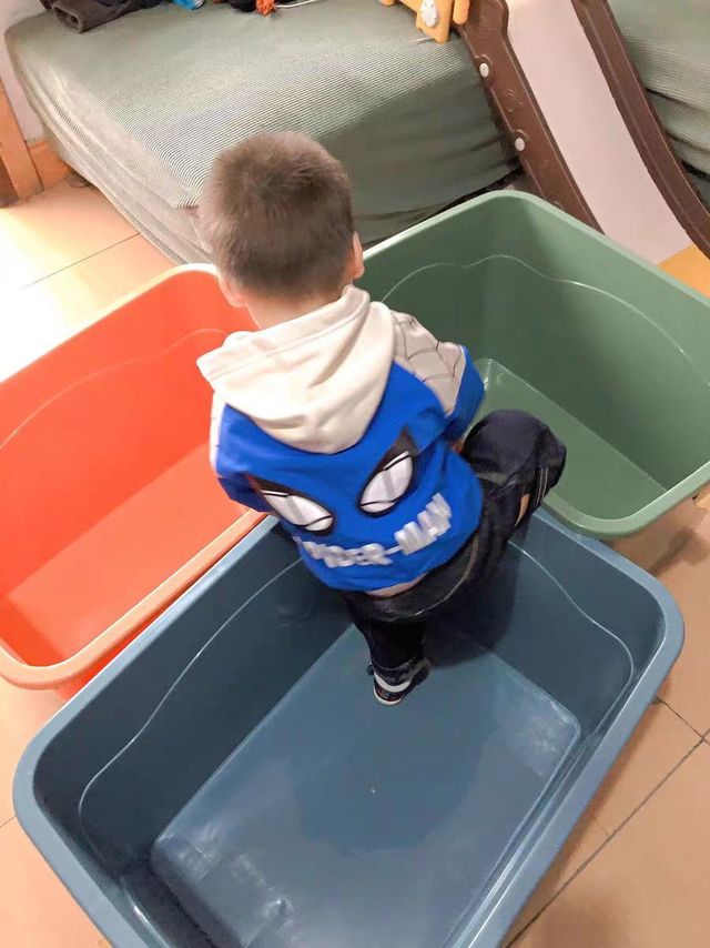 收纳箱家用加厚特大号塑料整理箱子衣服带盖后备储物盒神器大容量