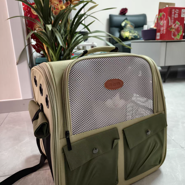 小猫很喜欢的便携小窝