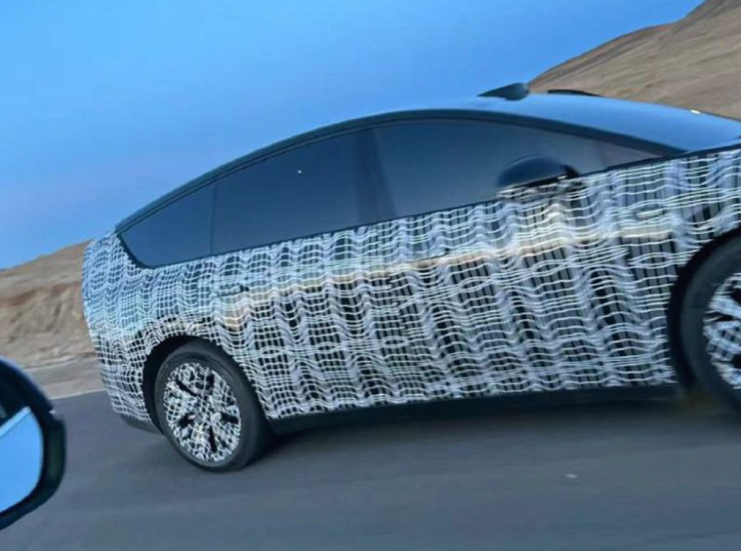 疑似理想纯电SUV M9谍照