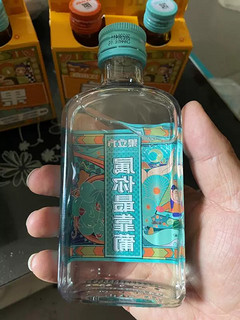 时尚微醺江小白