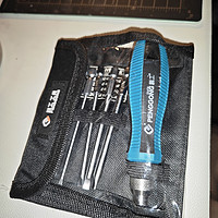 小工具 鹏工9合一螺丝刀套件。