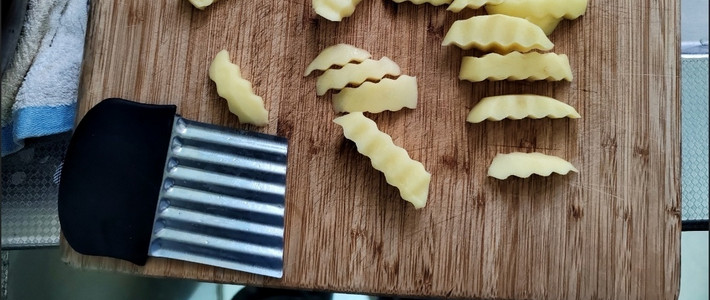 波浪形土豆条刀，快速切割，轻松制作波浪土豆条！