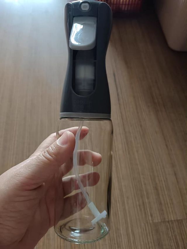 高颜值的喷油壶真不错
