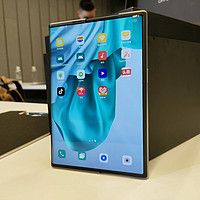 明年有大厂会发布新形态折叠屏手机，猜猜是哪家？