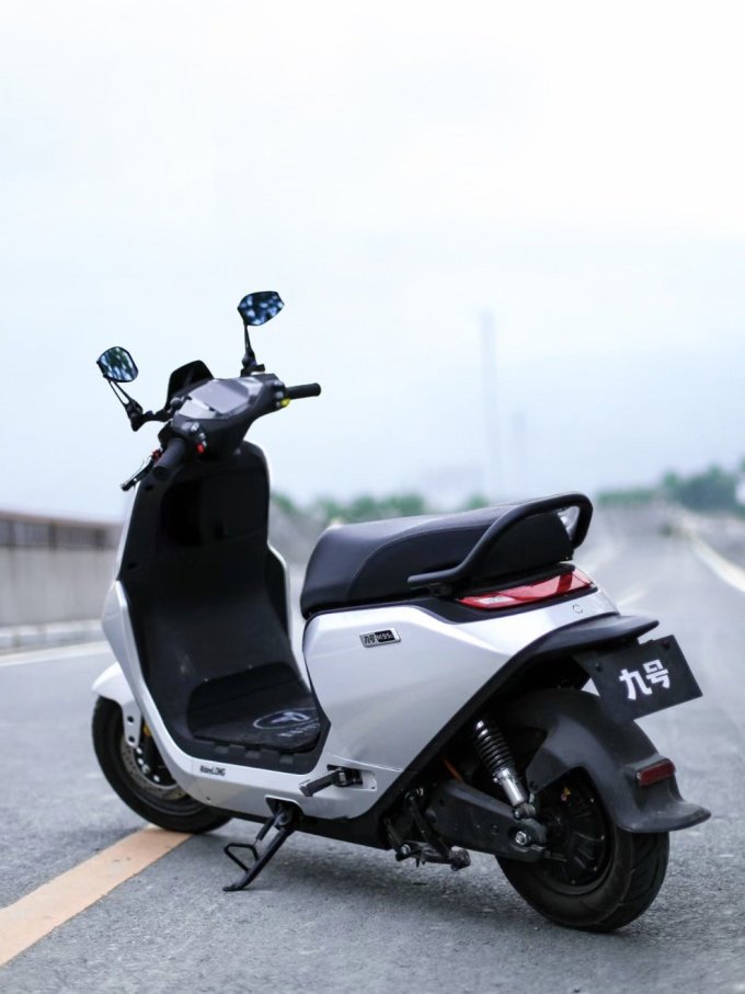 九号电动车m95c:通勤路上的"钢铁直升机"