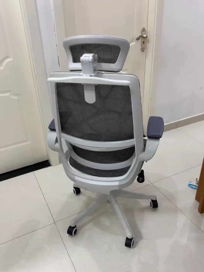 电脑椅