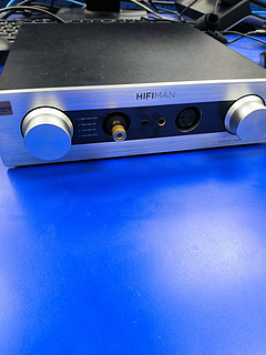 hifiman ef400入门台式耳放的一个选择。