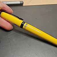 颜值挺不错的晨光钢笔上手，据说是其高端之作