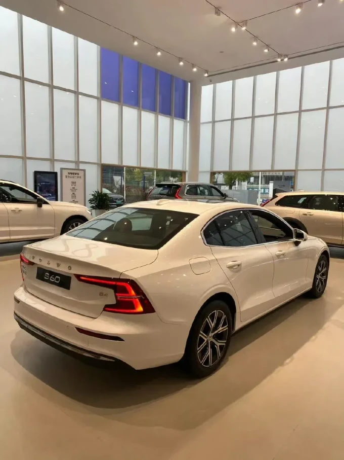 沃尔沃s60丐版,19万多,落地近23万,香不香?