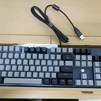 黑峡谷（Hyeku）GK715 104键有线机械键盘 