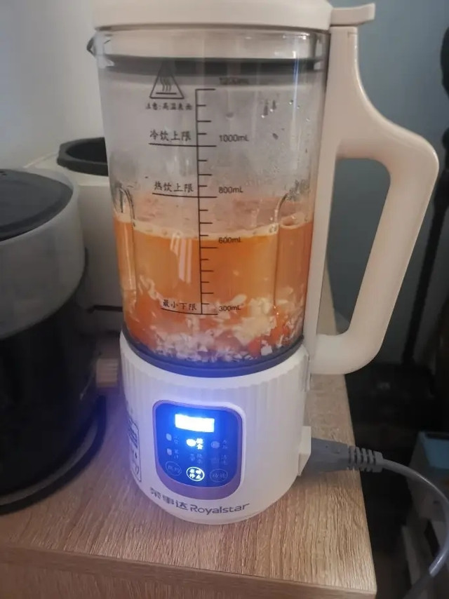 这款荣事达豆浆机真的挺好用的 小巧精致,声音也不是很大