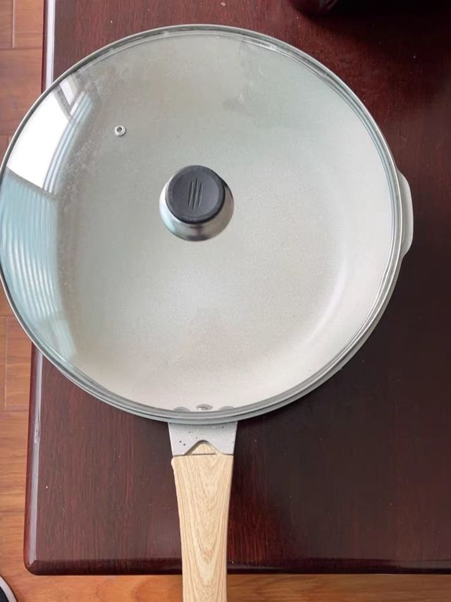 白色麦饭石