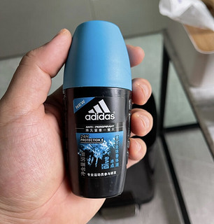 💦阿迪达斯（adidas）男士走珠止汗露：冰点清爽，夏日无忧！🌬️