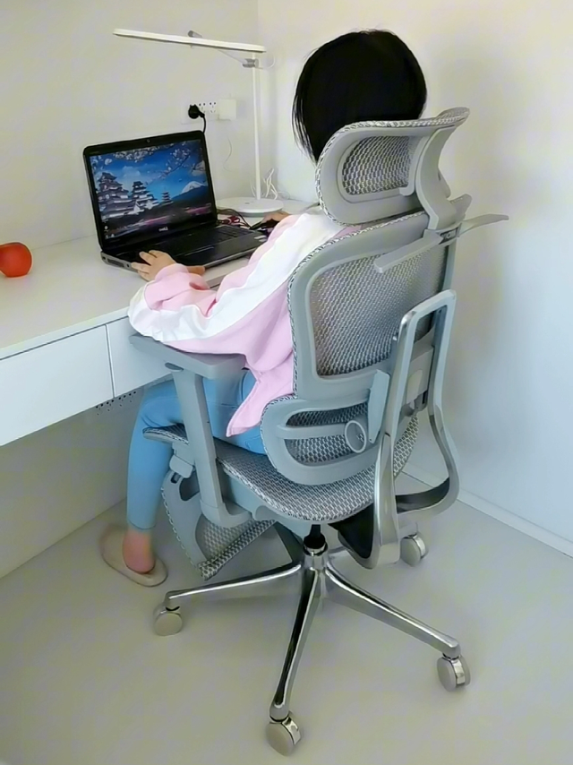 选择人体工学椅，关爱你的脊椎健康！