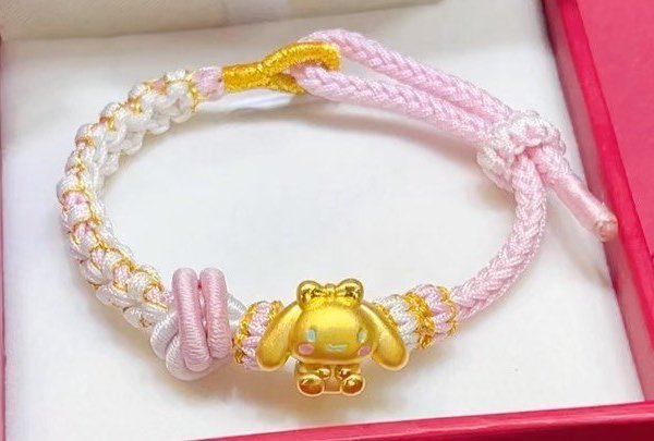 编绳＋黄金挂坠真的巨好看，而且还不贵，经济下行的时候，送这个也挺好