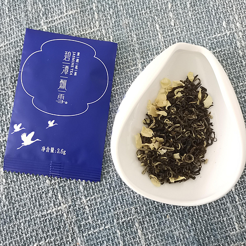 品味级碧潭飘雪茉莉花茶测评