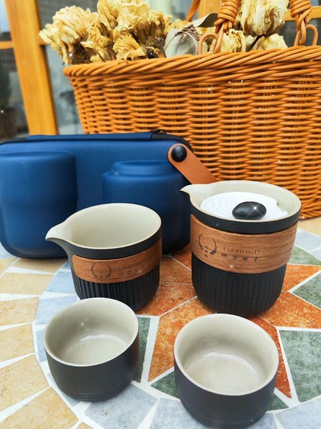 一见倾心淡雅的茶具之美！