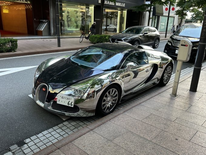 布加迪跑车