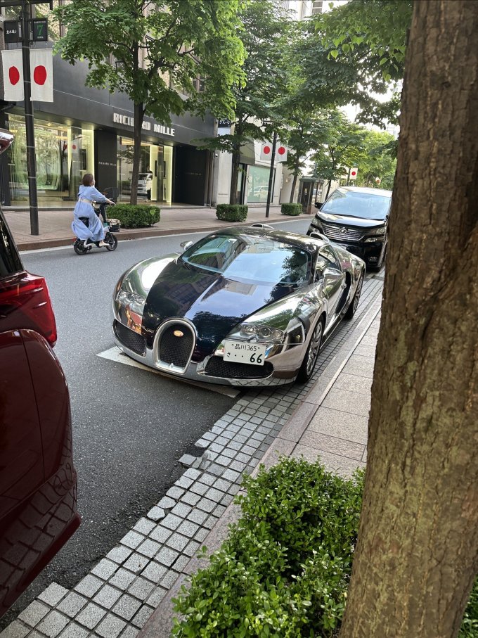 布加迪跑车