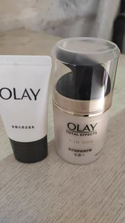 OLAY/玉兰油多效修护霜：肌肤的秘密武器