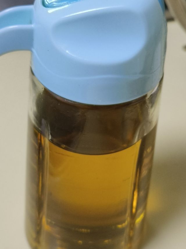 茶花油壶，让烹饪更加得心应手