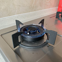 装修房屋选择烟机灶具一定要选择安全系数高的哟。