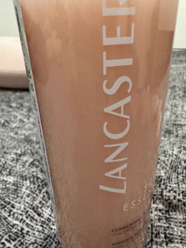 一款保湿舒缓补水的护肤产品