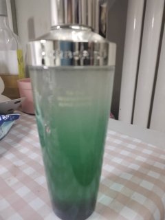 佰草集精华水是一款集补水保湿和修护紧致于一体的爽肤水。