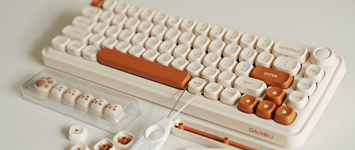 简单开箱 篇二十四：达尔优小方糖机械键盘，让每一次敲击都成为快乐的音符。