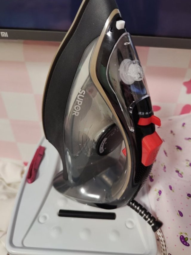 苏泊尔 SUPOR 电熨斗家用手持蒸汽熨斗可垂直熨烫服装店烫衣服2000W陶晶底板小型熨烫机