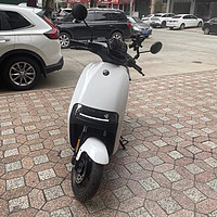 九号E80C电动摩托车：智能骑行新选择