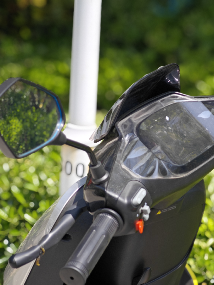 九号摩托车整车