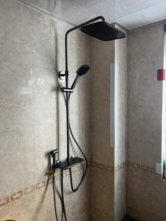 钢琴按键花洒让洗澡变得高大上