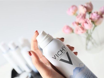 薇姿喷雾"，夏日必备？