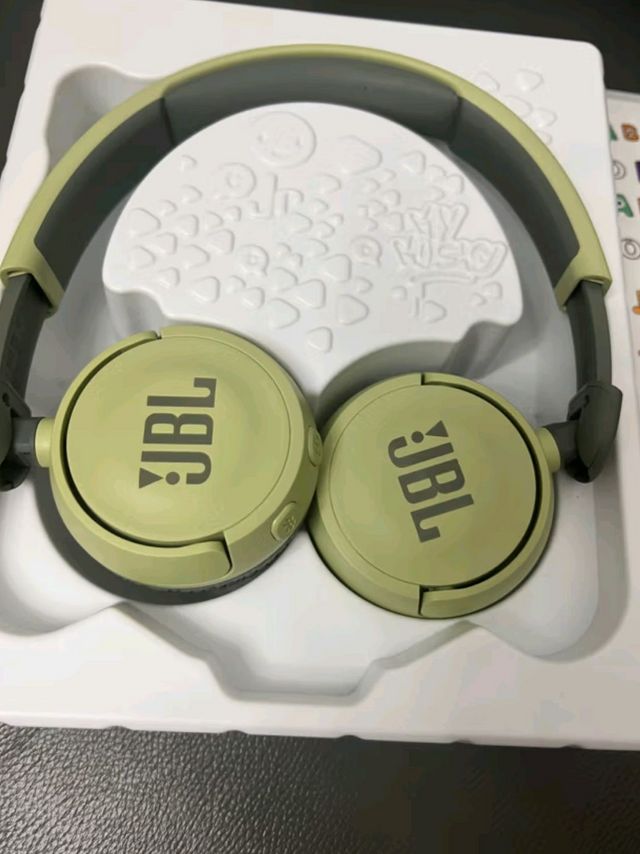 JBL JR310BT 头戴式无线蓝牙耳包耳机益智玩具沉浸式学习听音乐英语网课学生儿童耳机丰富色彩 深林绿