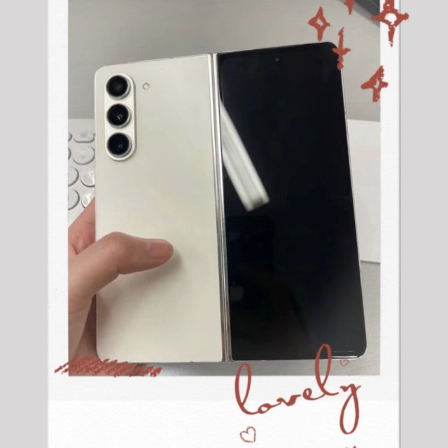 Galaxy Fold5，质感最好的大折叠屏手机之一
