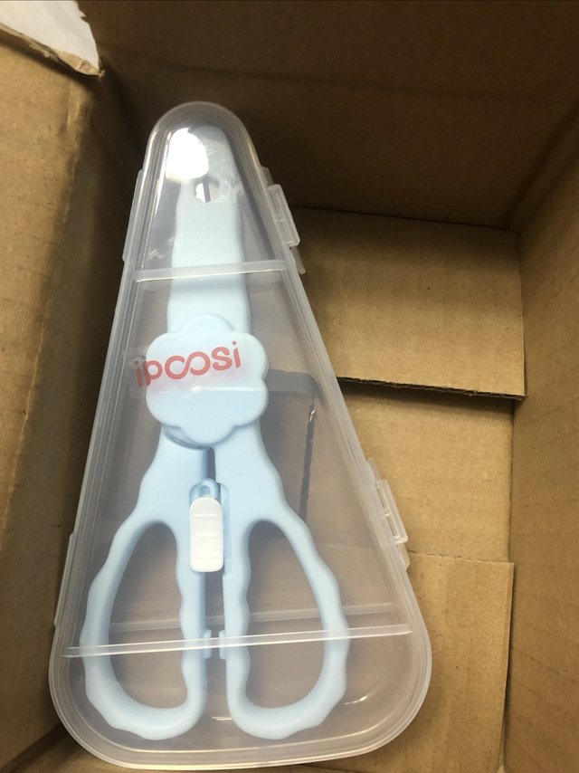 有一把辅食剪刀真的太方便啦，几块钱就能方便许多！