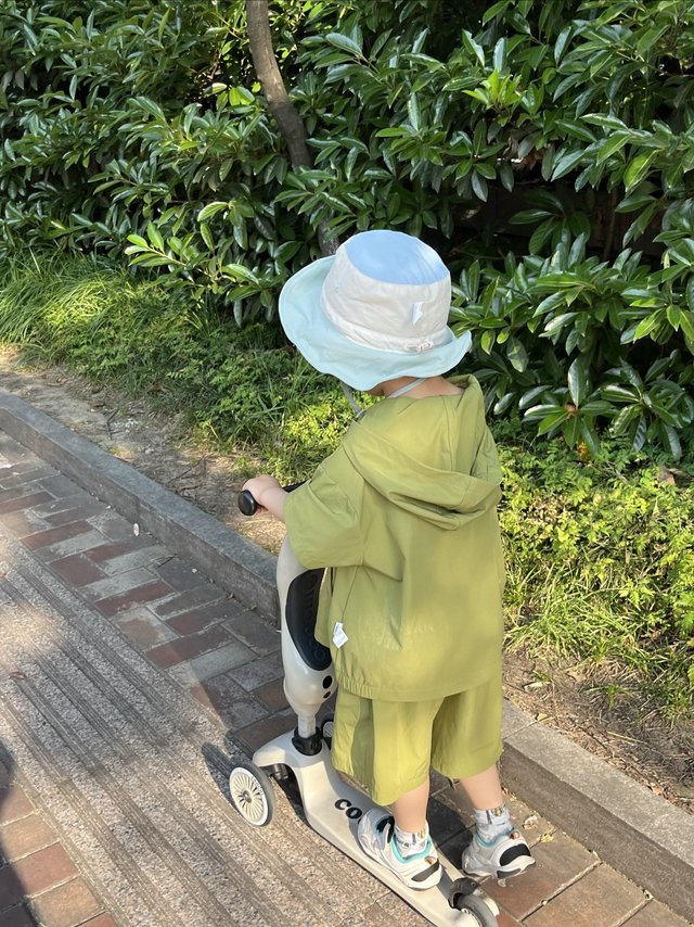 给大家推荐这套很好看的山系户外套装