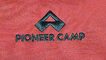 这件拓路者（Pioneer Camp）朱雀三合一冲锋衣性价比不错哟