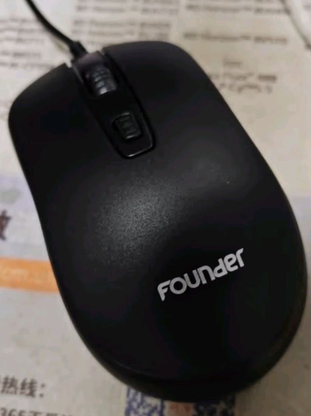 方正（Founder）有线鼠标 M100 ，便宜好用的很