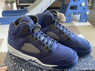 AIR JORDAN 5 RETRO SE：型格与舒适并存的时尚之选