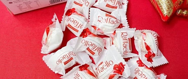 费列罗ferrero拉斐尔椰蓉扁桃仁糖果酥球