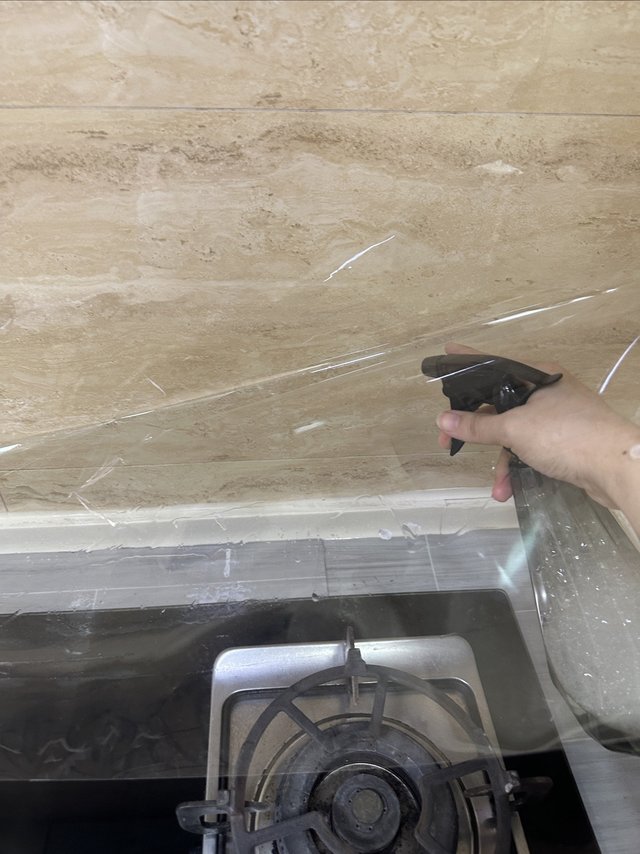 你家厨房有贴防油贴纸吗？