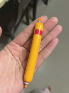 它结合了深海鳕鱼的丰富营养和美味的口感，深受孩子们的喜爱。