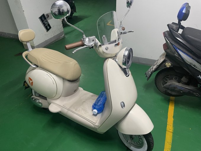 雅迪618购后晒#雅迪电动车 冠能6代q50,颜值爆表!