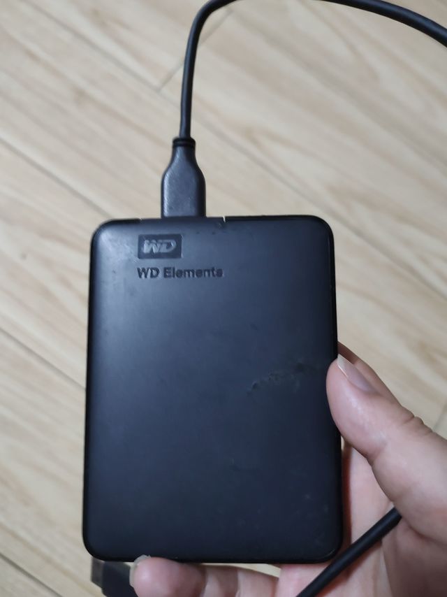 WD Elements移动硬盘