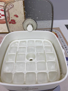 按压冰格冰块模具制冰盒冻冰球神器磨具大容量储冰家用食品级冰箱